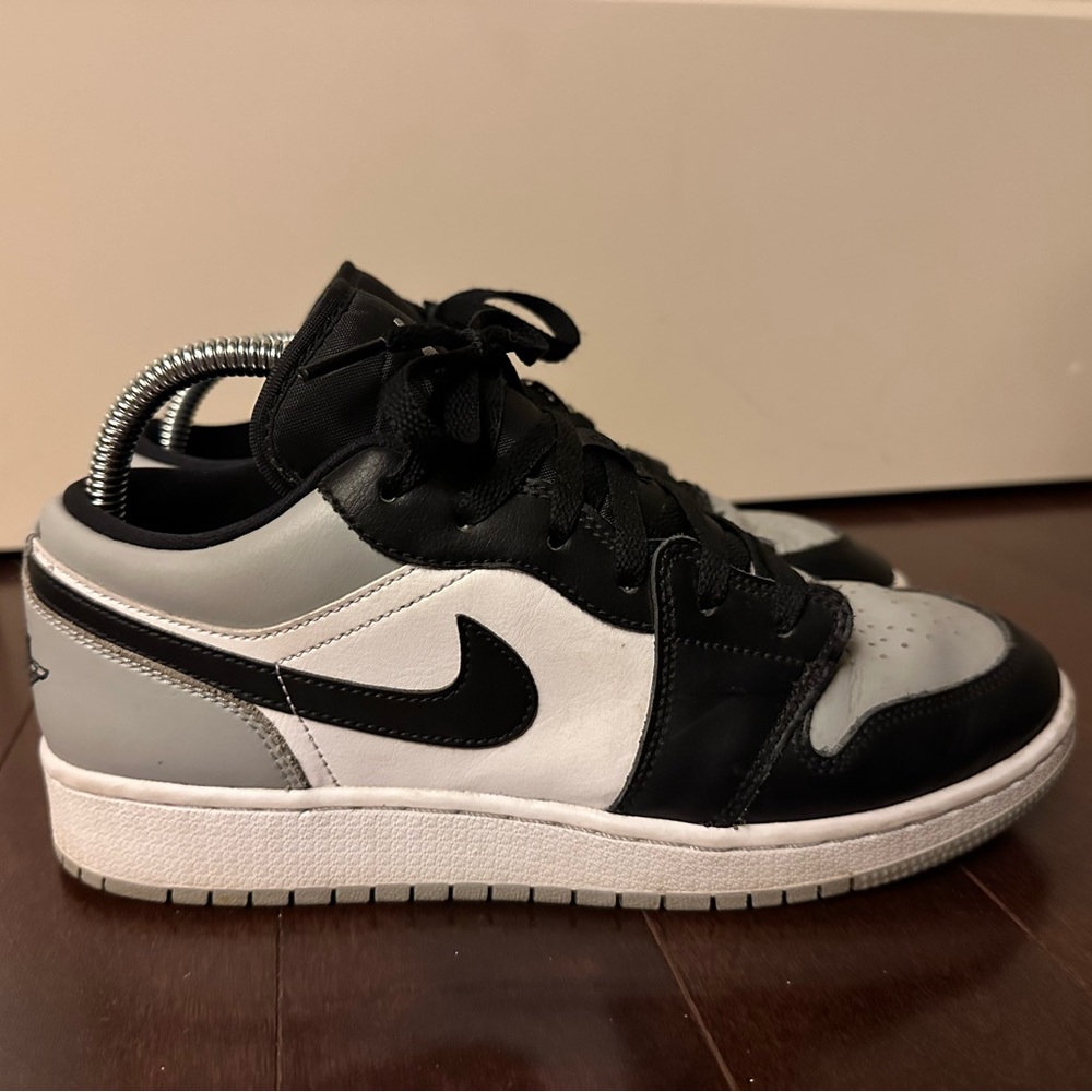 Air Jordon 1 Low “shadow toe”
Size 6.5